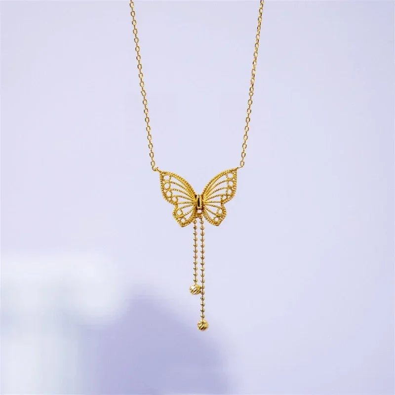 Bijoux Collier fin pendentif Papillon perlé