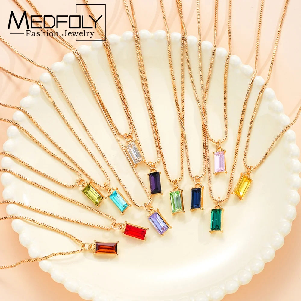 MEDFOLY Collier de pendentif Pierre de naissance plaqué or hypoallergénique zircone cubique