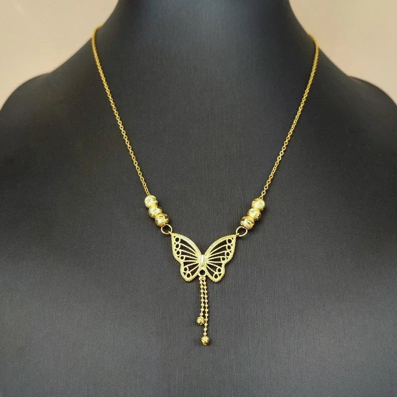 Bijoux Collier fin pendentif Papillon perlé